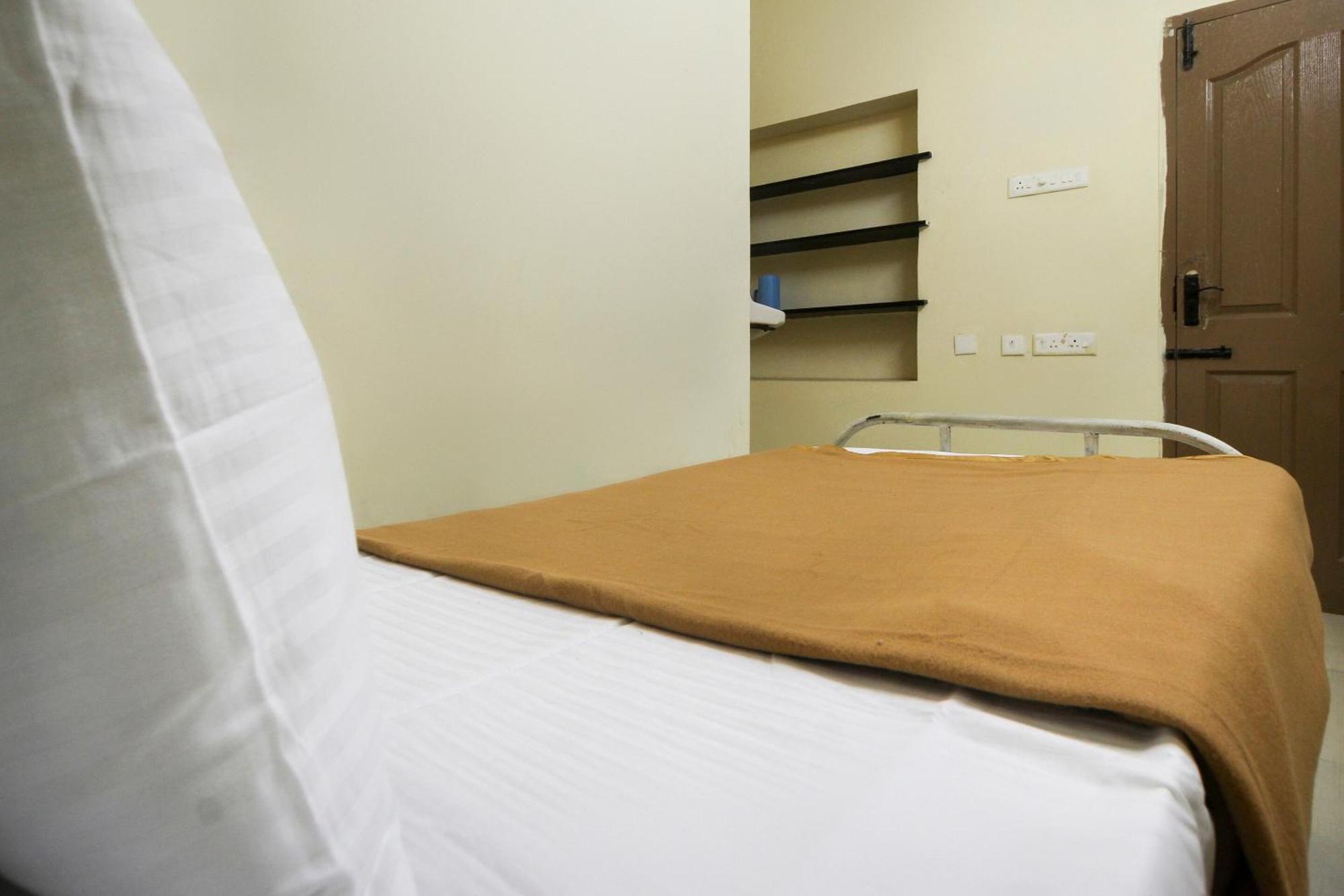 فندق Spot On Jayalakshmi Residency Non Ac Kovilpatti المظهر الخارجي الصورة