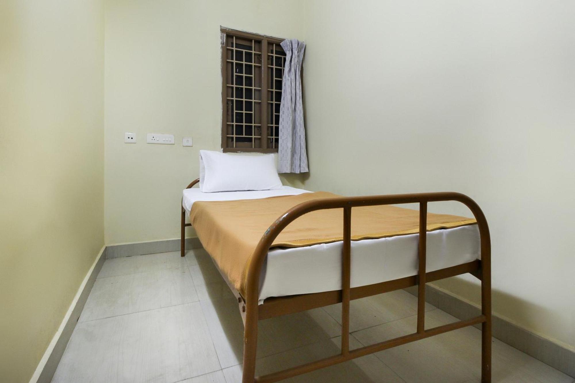 فندق Spot On Jayalakshmi Residency Non Ac Kovilpatti المظهر الخارجي الصورة